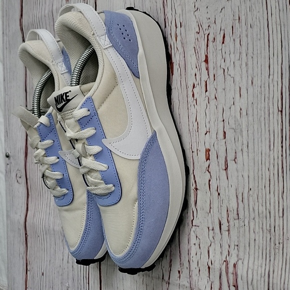 Nike White and Light Blue Sneakers Waffle Sneakers NWOT Women's Size 7.5 - Picture 3 of 10